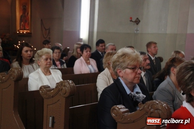 Zdjęcie w galerii na portalu naszraciborz.pl: Rewia, Miraż, zabawa, rozgrywki sportowe i podwójna tęcza, czyli atrakcje II Wielkiego Pikniku Rodzinnego w Wojnowicach wiadomości z regionu