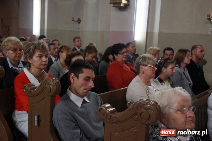 Zdjęcie w galerii na portalu naszraciborz.pl: Rewia, Miraż, zabawa, rozgrywki sportowe i podwójna tęcza, czyli atrakcje II Wielkiego Pikniku Rodzinnego w Wojnowicach wiadomości z regionu