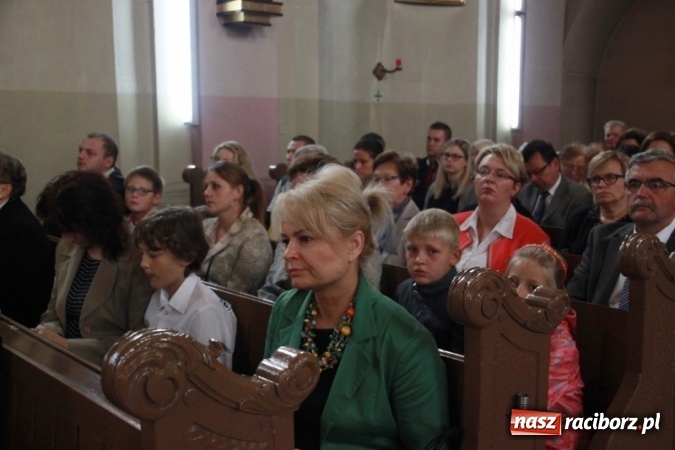 Zdjęcie w galerii na portalu naszraciborz.pl: Rewia, Miraż, zabawa, rozgrywki sportowe i podwójna tęcza, czyli atrakcje II Wielkiego Pikniku Rodzinnego w Wojnowicach wiadomości z regionu