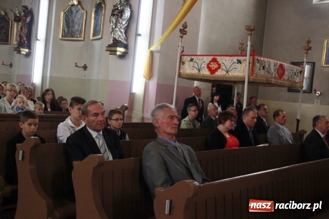 Zdjęcie w galerii na portalu naszraciborz.pl: Rewia, Miraż, zabawa, rozgrywki sportowe i podwójna tęcza, czyli atrakcje II Wielkiego Pikniku Rodzinnego w Wojnowicach wiadomości z regionu