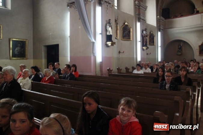 Zdjęcie w galerii na portalu naszraciborz.pl: Rewia, Miraż, zabawa, rozgrywki sportowe i podwójna tęcza, czyli atrakcje II Wielkiego Pikniku Rodzinnego w Wojnowicach wiadomości z regionu