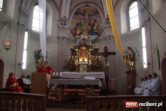 Zdjęcie w galerii na portalu naszraciborz.pl: Rewia, Miraż, zabawa, rozgrywki sportowe i podwójna tęcza, czyli atrakcje II Wielkiego Pikniku Rodzinnego w Wojnowicach wiadomości z regionu