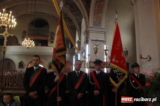 Zdjęcie w galerii na portalu naszraciborz.pl: Rewia, Miraż, zabawa, rozgrywki sportowe i podwójna tęcza, czyli atrakcje II Wielkiego Pikniku Rodzinnego w Wojnowicach wiadomości z regionu