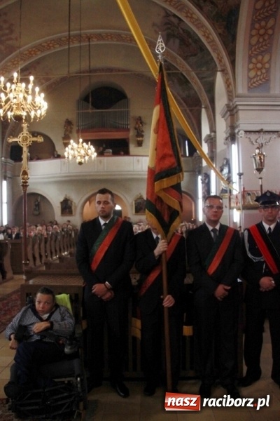 Zdjęcie w galerii na portalu naszraciborz.pl: Rewia, Miraż, zabawa, rozgrywki sportowe i podwójna tęcza, czyli atrakcje II Wielkiego Pikniku Rodzinnego w Wojnowicach wiadomości z regionu