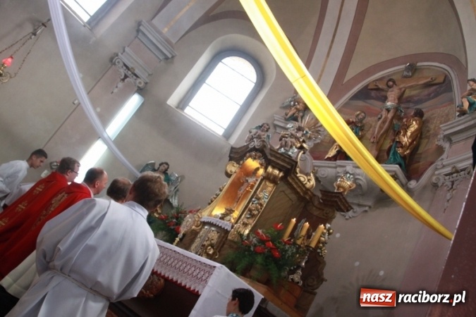 Zdjęcie w galerii na portalu naszraciborz.pl: Rewia, Miraż, zabawa, rozgrywki sportowe i podwójna tęcza, czyli atrakcje II Wielkiego Pikniku Rodzinnego w Wojnowicach wiadomości z regionu