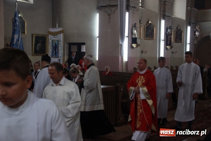 Zdjęcie w galerii na portalu naszraciborz.pl: Rewia, Miraż, zabawa, rozgrywki sportowe i podwójna tęcza, czyli atrakcje II Wielkiego Pikniku Rodzinnego w Wojnowicach wiadomości z regionu