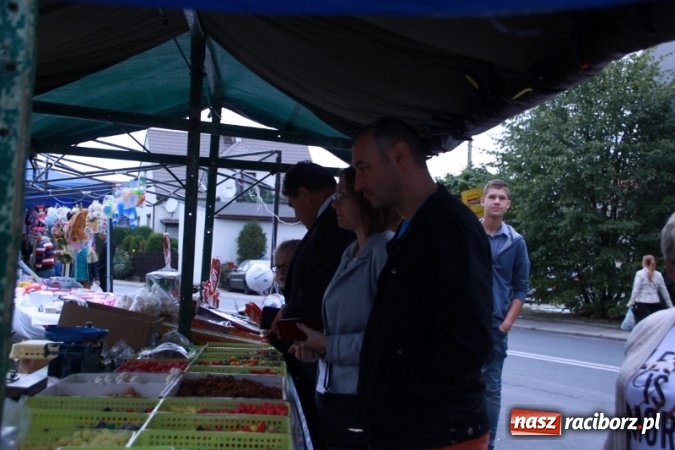 Zdjęcie w galerii na portalu naszraciborz.pl: Rewia, Miraż, zabawa, rozgrywki sportowe i podwójna tęcza, czyli atrakcje II Wielkiego Pikniku Rodzinnego w Wojnowicach wiadomości z regionu