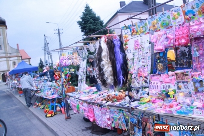 Zdjęcie w galerii na portalu naszraciborz.pl: Rewia, Miraż, zabawa, rozgrywki sportowe i podwójna tęcza, czyli atrakcje II Wielkiego Pikniku Rodzinnego w Wojnowicach wiadomości z regionu