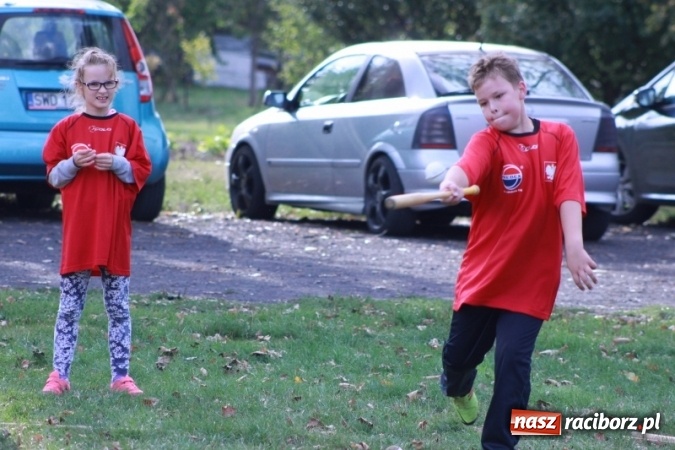 Zdjęcie w galerii na portalu naszraciborz.pl: Rewia, Miraż, zabawa, rozgrywki sportowe i podwójna tęcza, czyli atrakcje II Wielkiego Pikniku Rodzinnego w Wojnowicach wiadomości z regionu