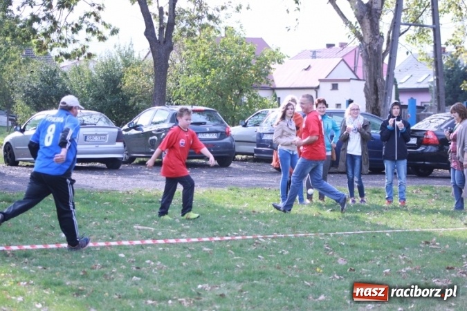 Zdjęcie w galerii na portalu naszraciborz.pl: Rewia, Miraż, zabawa, rozgrywki sportowe i podwójna tęcza, czyli atrakcje II Wielkiego Pikniku Rodzinnego w Wojnowicach wiadomości z regionu