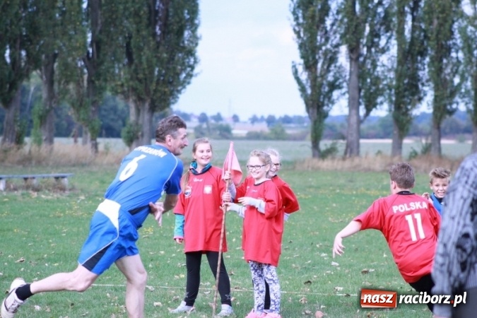 Zdjęcie w galerii na portalu naszraciborz.pl: Rewia, Miraż, zabawa, rozgrywki sportowe i podwójna tęcza, czyli atrakcje II Wielkiego Pikniku Rodzinnego w Wojnowicach wiadomości z regionu