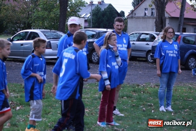 Zdjęcie w galerii na portalu naszraciborz.pl: Rewia, Miraż, zabawa, rozgrywki sportowe i podwójna tęcza, czyli atrakcje II Wielkiego Pikniku Rodzinnego w Wojnowicach wiadomości z regionu