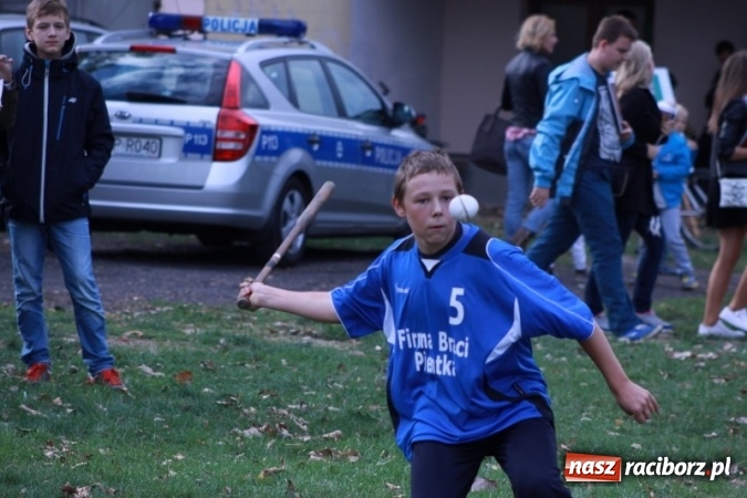 Zdjęcie w galerii na portalu naszraciborz.pl: Rewia, Miraż, zabawa, rozgrywki sportowe i podwójna tęcza, czyli atrakcje II Wielkiego Pikniku Rodzinnego w Wojnowicach wiadomości z regionu