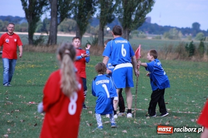 Zdjęcie w galerii na portalu naszraciborz.pl: Rewia, Miraż, zabawa, rozgrywki sportowe i podwójna tęcza, czyli atrakcje II Wielkiego Pikniku Rodzinnego w Wojnowicach wiadomości z regionu