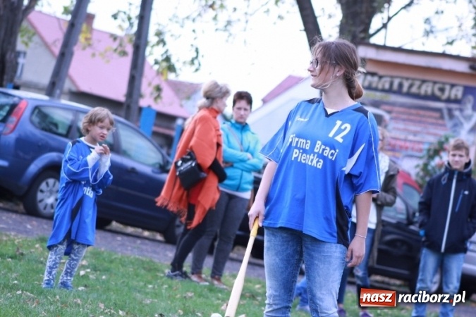 Zdjęcie w galerii na portalu naszraciborz.pl: Rewia, Miraż, zabawa, rozgrywki sportowe i podwójna tęcza, czyli atrakcje II Wielkiego Pikniku Rodzinnego w Wojnowicach wiadomości z regionu