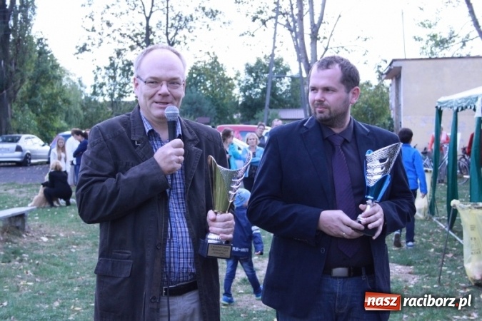 Zdjęcie w galerii na portalu naszraciborz.pl: Rewia, Miraż, zabawa, rozgrywki sportowe i podwójna tęcza, czyli atrakcje II Wielkiego Pikniku Rodzinnego w Wojnowicach wiadomości z regionu