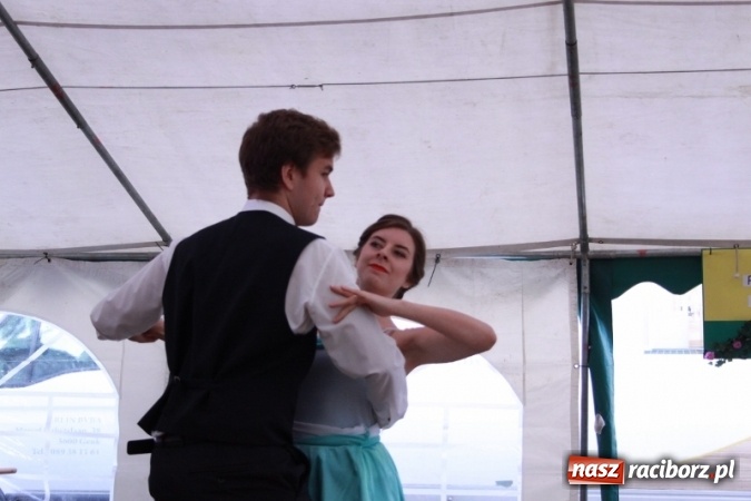 Zdjęcie w galerii na portalu naszraciborz.pl: Rewia, Miraż, zabawa, rozgrywki sportowe i podwójna tęcza, czyli atrakcje II Wielkiego Pikniku Rodzinnego w Wojnowicach wiadomości z regionu