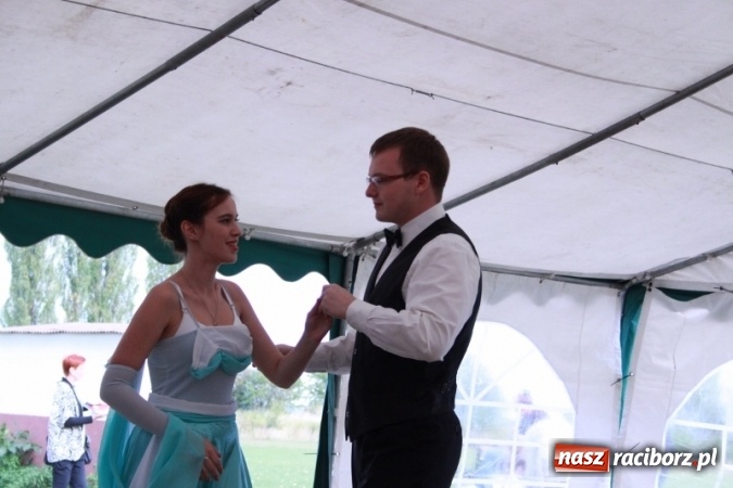 Zdjęcie w galerii na portalu naszraciborz.pl: Rewia, Miraż, zabawa, rozgrywki sportowe i podwójna tęcza, czyli atrakcje II Wielkiego Pikniku Rodzinnego w Wojnowicach wiadomości z regionu