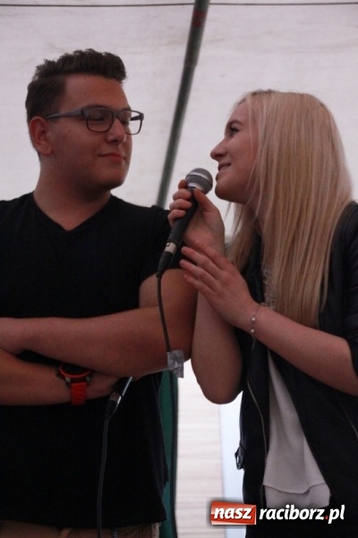 Zdjęcie w galerii na portalu naszraciborz.pl: Rewia, Miraż, zabawa, rozgrywki sportowe i podwójna tęcza, czyli atrakcje II Wielkiego Pikniku Rodzinnego w Wojnowicach wiadomości z regionu