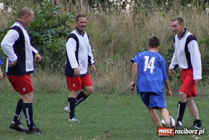 Zdjęcie w galerii na portalu naszraciborz.pl: Rewia, Miraż, zabawa, rozgrywki sportowe i podwójna tęcza, czyli atrakcje II Wielkiego Pikniku Rodzinnego w Wojnowicach wiadomości z regionu