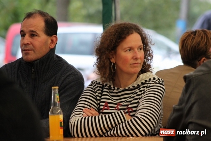 Zdjęcie w galerii na portalu naszraciborz.pl: Rewia, Miraż, zabawa, rozgrywki sportowe i podwójna tęcza, czyli atrakcje II Wielkiego Pikniku Rodzinnego w Wojnowicach wiadomości z regionu