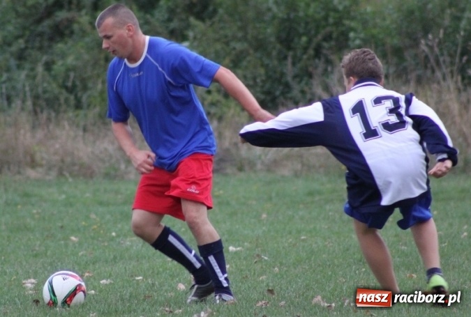 Zdjęcie w galerii na portalu naszraciborz.pl: Rewia, Miraż, zabawa, rozgrywki sportowe i podwójna tęcza, czyli atrakcje II Wielkiego Pikniku Rodzinnego w Wojnowicach wiadomości z regionu