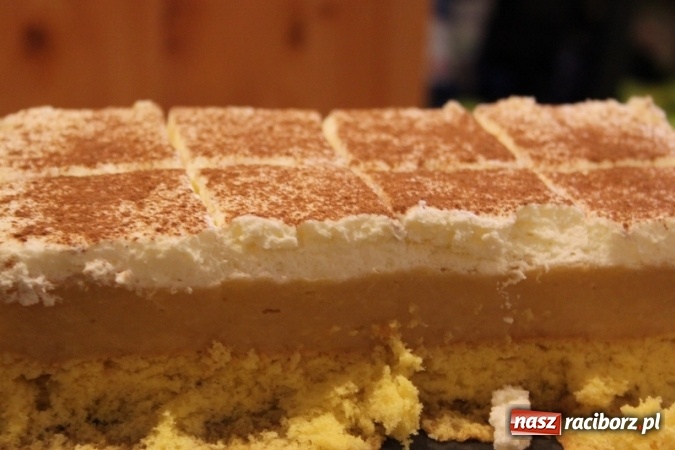 Zdjęcie w galerii na portalu naszraciborz.pl: Rewia, Miraż, zabawa, rozgrywki sportowe i podwójna tęcza, czyli atrakcje II Wielkiego Pikniku Rodzinnego w Wojnowicach wiadomości z regionu