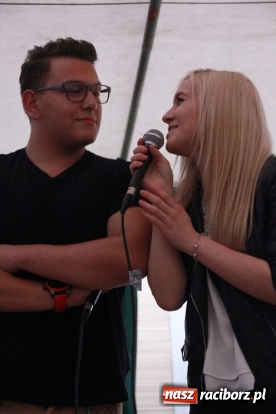 Zdjęcie w galerii na portalu naszraciborz.pl: Rewia, Miraż, zabawa, rozgrywki sportowe i podwójna tęcza, czyli atrakcje II Wielkiego Pikniku Rodzinnego w Wojnowicach wiadomości z regionu