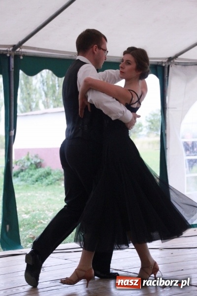 Zdjęcie w galerii na portalu naszraciborz.pl: Rewia, Miraż, zabawa, rozgrywki sportowe i podwójna tęcza, czyli atrakcje II Wielkiego Pikniku Rodzinnego w Wojnowicach wiadomości z regionu