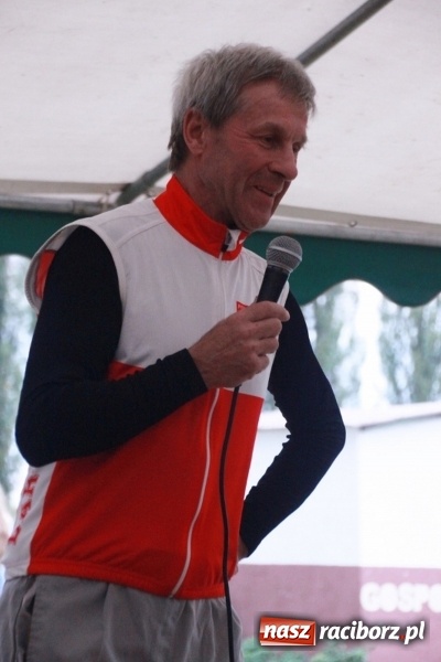 Zdjęcie w galerii na portalu naszraciborz.pl: Rewia, Miraż, zabawa, rozgrywki sportowe i podwójna tęcza, czyli atrakcje II Wielkiego Pikniku Rodzinnego w Wojnowicach wiadomości z regionu