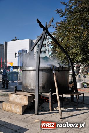 Zdjęcie w galerii na portalu naszraciborz.pl: Pożegnanie Lata - festyn na pl. Długosza  wiadomości z regionu