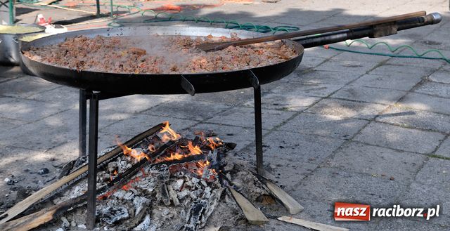 Zdjęcie w galerii na portalu naszraciborz.pl: Pożegnanie Lata - festyn na pl. Długosza  wiadomości z regionu