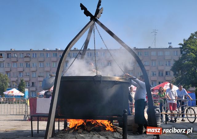 Zdjęcie w galerii na portalu naszraciborz.pl: Pożegnanie Lata - festyn na pl. Długosza  wiadomości z regionu
