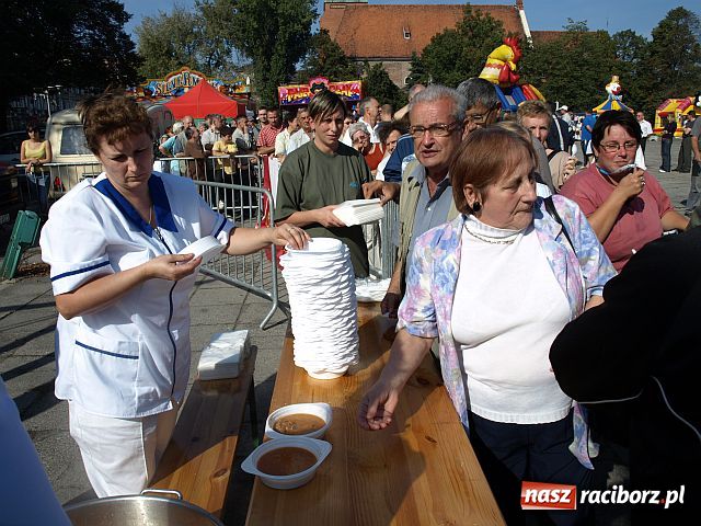 Zdjęcie w galerii na portalu naszraciborz.pl: Pożegnanie Lata - festyn na pl. Długosza  wiadomości z regionu