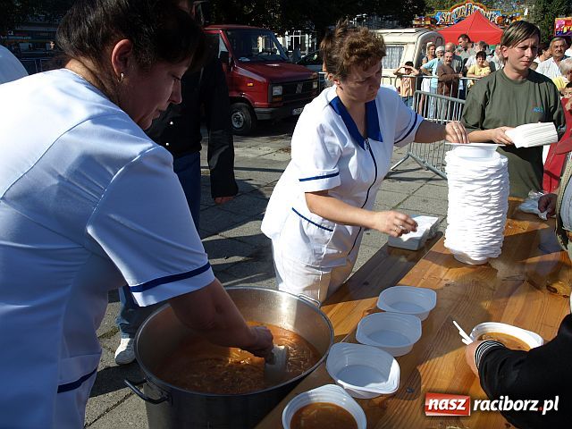 Zdjęcie w galerii na portalu naszraciborz.pl: Pożegnanie Lata - festyn na pl. Długosza  wiadomości z regionu