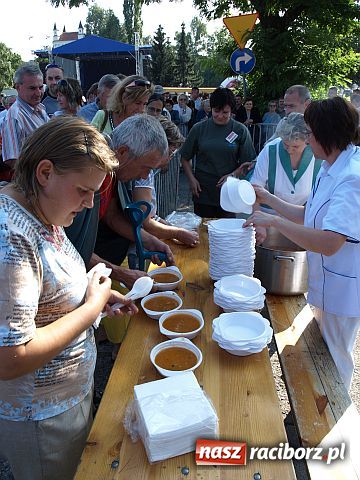 Zdjęcie w galerii na portalu naszraciborz.pl: Pożegnanie Lata - festyn na pl. Długosza  wiadomości z regionu
