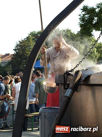 Zdjęcie w galerii na portalu naszraciborz.pl: Pożegnanie Lata - festyn na pl. Długosza  wiadomości z regionu