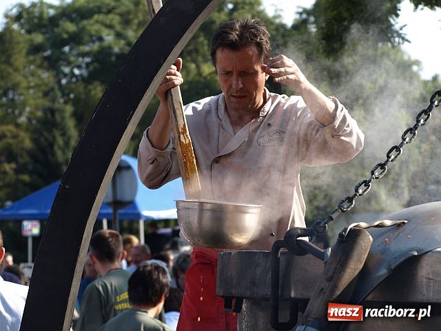 Zdjęcie w galerii na portalu naszraciborz.pl: Pożegnanie Lata - festyn na pl. Długosza  wiadomości z regionu