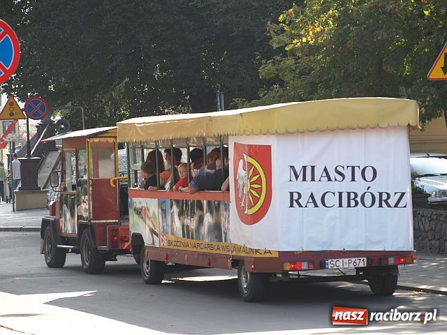 Zdjęcie w galerii na portalu naszraciborz.pl: Pożegnanie Lata - festyn na pl. Długosza  wiadomości z regionu