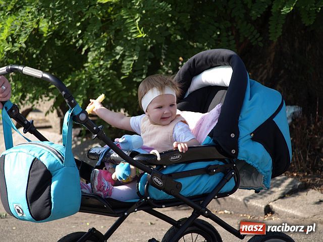 Zdjęcie w galerii na portalu naszraciborz.pl: Pożegnanie Lata - festyn na pl. Długosza  wiadomości z regionu
