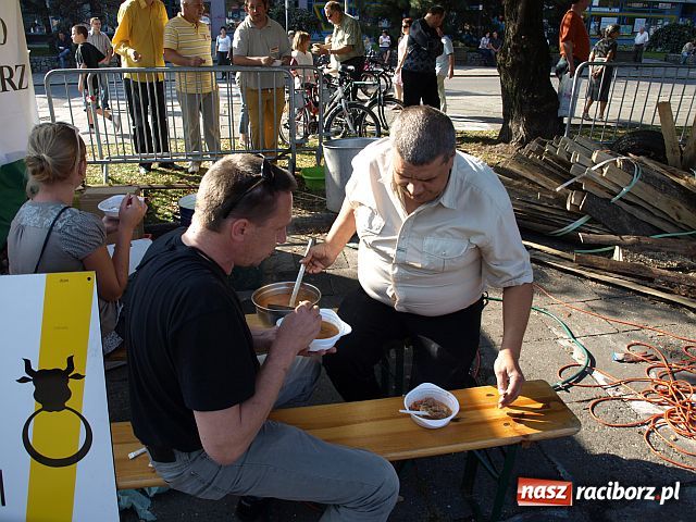 Zdjęcie w galerii na portalu naszraciborz.pl: Pożegnanie Lata - festyn na pl. Długosza  wiadomości z regionu