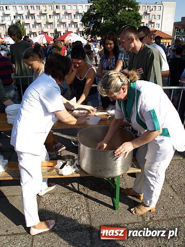 Zdjęcie w galerii na portalu naszraciborz.pl: Pożegnanie Lata - festyn na pl. Długosza  wiadomości z regionu