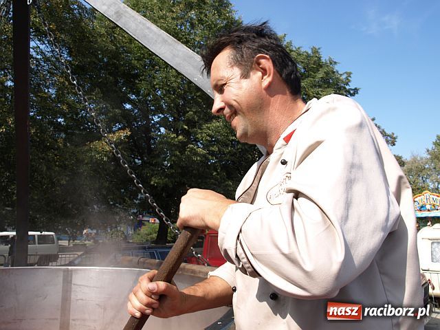 Zdjęcie w galerii na portalu naszraciborz.pl: Pożegnanie Lata - festyn na pl. Długosza  wiadomości z regionu