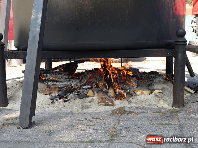 Zdjęcie w galerii na portalu naszraciborz.pl: Pożegnanie Lata - festyn na pl. Długosza  wiadomości z regionu