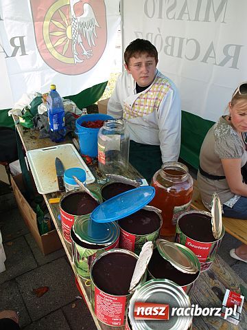 Zdjęcie w galerii na portalu naszraciborz.pl: Pożegnanie Lata - festyn na pl. Długosza  wiadomości z regionu