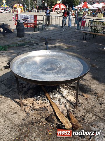Zdjęcie w galerii na portalu naszraciborz.pl: Pożegnanie Lata - festyn na pl. Długosza  wiadomości z regionu