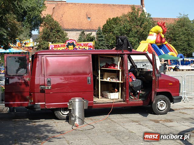Zdjęcie w galerii na portalu naszraciborz.pl: Pożegnanie Lata - festyn na pl. Długosza  wiadomości z regionu