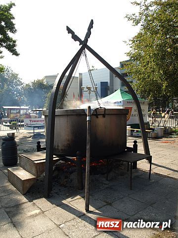 Zdjęcie w galerii na portalu naszraciborz.pl: Pożegnanie Lata - festyn na pl. Długosza  wiadomości z regionu