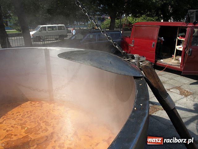 Zdjęcie w galerii na portalu naszraciborz.pl: Pożegnanie Lata - festyn na pl. Długosza  wiadomości z regionu