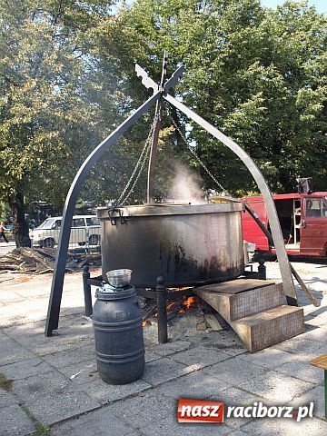 Zdjęcie w galerii na portalu naszraciborz.pl: Pożegnanie Lata - festyn na pl. Długosza  wiadomości z regionu
